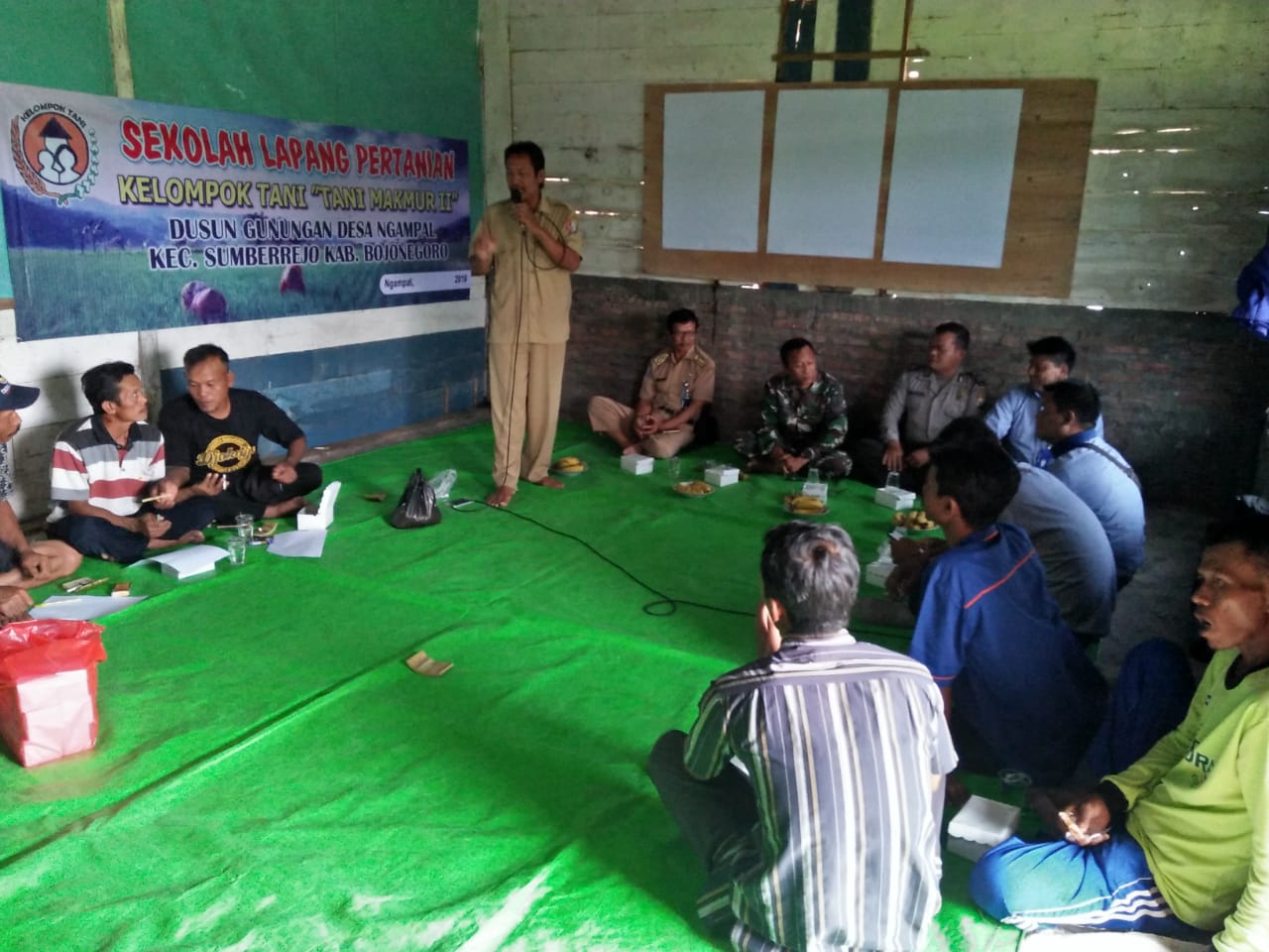 Para Petani di Ngampal Semangat Ikuti Sekolah Lapang Pertanian,